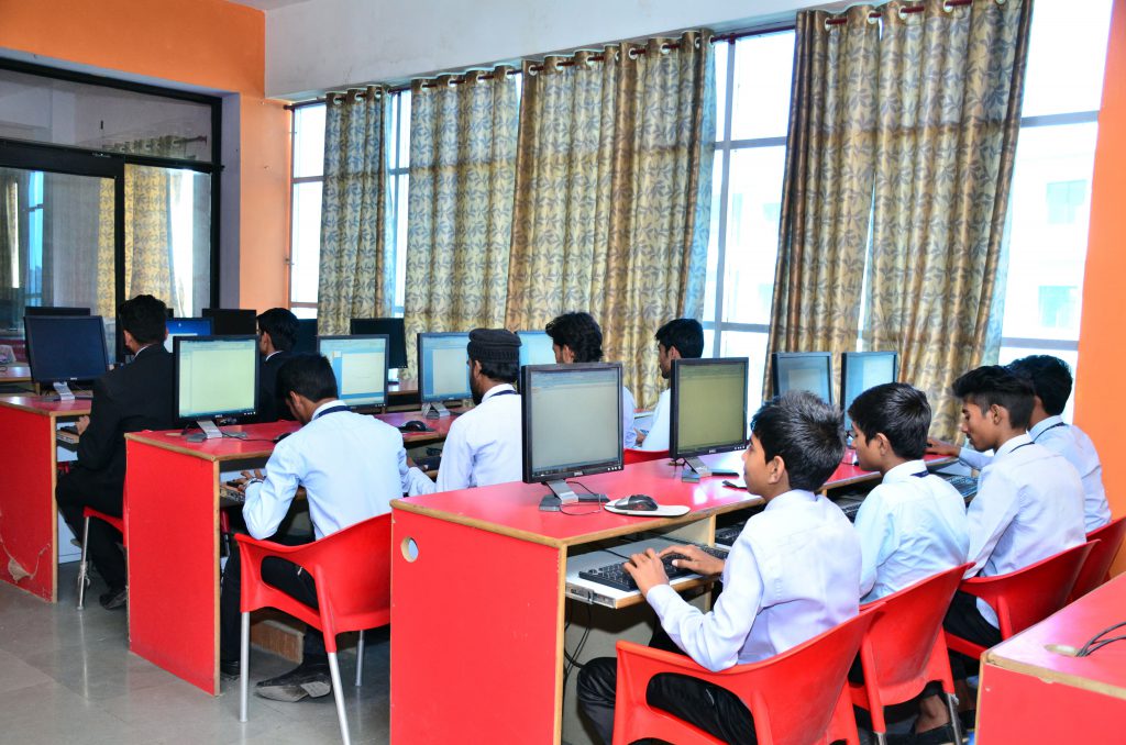 COMPUTER CENTER - NIPS